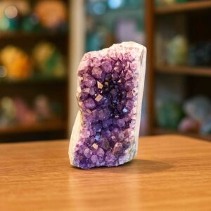 Amethystdruse aus Brasilien – violette Kristalle, natürliche Drusenform