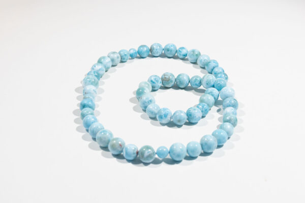 Larimar Halskette mit runden Steinen – Edles Schmuckstück aus Naturstein