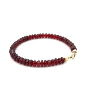 Handfacettiertes Granatedelsteinarmband, 18,5 cm, leicht poliert mit silbervergoldetem Verschluss