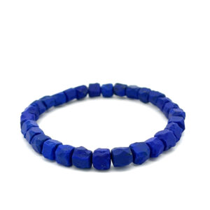 Handbehauenes unpoliertes Lapislazuli Armband mit intensiver blauer Farbe und natürlicher Struktur