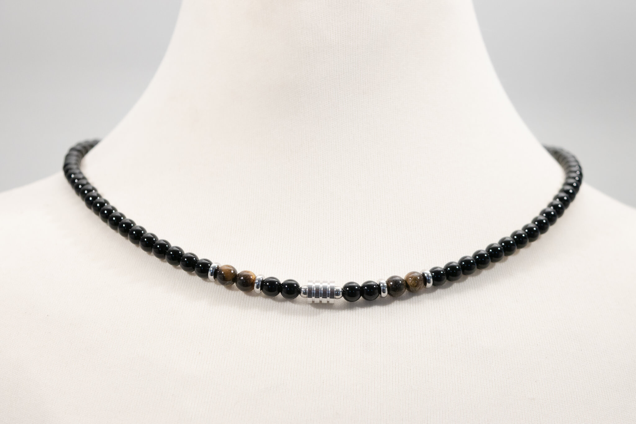 Onyx-Tigerauge Halskette mit Edelstahl-Zwischenteilen und Verschluss – kraftvoll und elegant