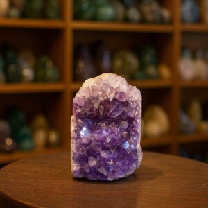 Amethystdruse aus Brasilien – violette Kristalle, natürliche Drusenform