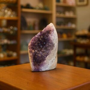 Amethystdruse aus Brasilien – violette Kristalle, natürliche Drusenform