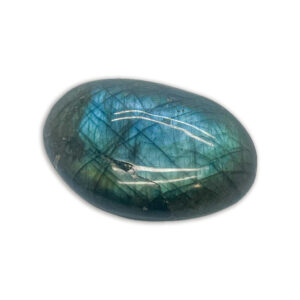 Labradorit rundlich oval polierter Edelstein mit blau-grünem Schimmer