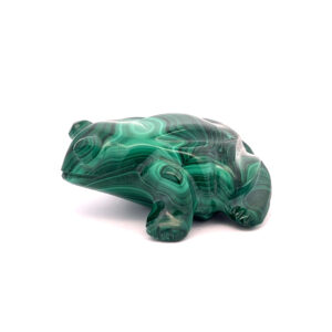 Malachit Frosch Figur – geschnitzte Edelstein-Kunstfigur mit grüner Maserung, 2,5 cm hoch und 5 cm lang.